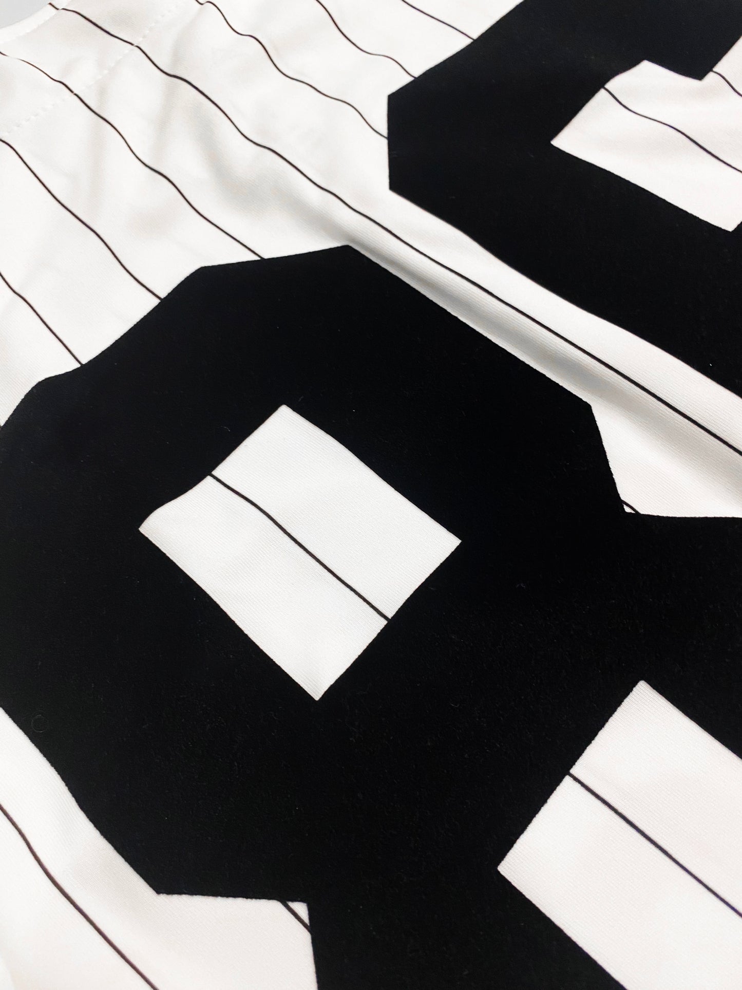 Narlly '86 Pinstripe Baseball Jersey: Celebrate D Roy's Legacy in True Baller Style!