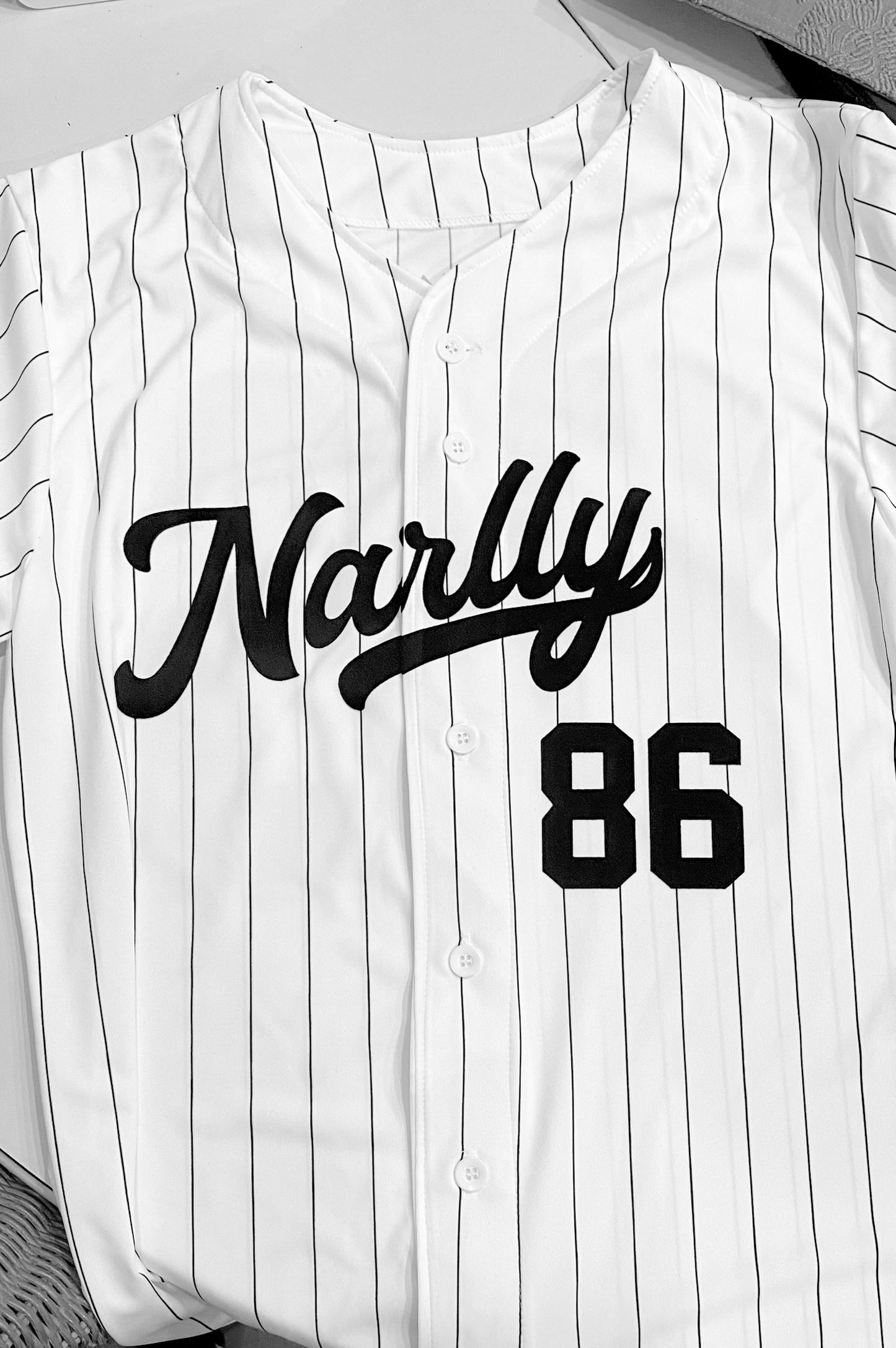 Narlly '86 Pinstripe Baseball Jersey: Celebrate D Roy's Legacy in True Baller Style!